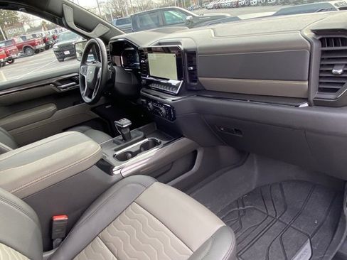 Used 2023 Chevrolet Silverado 1500 ZR2 w/ Technology Package image 22