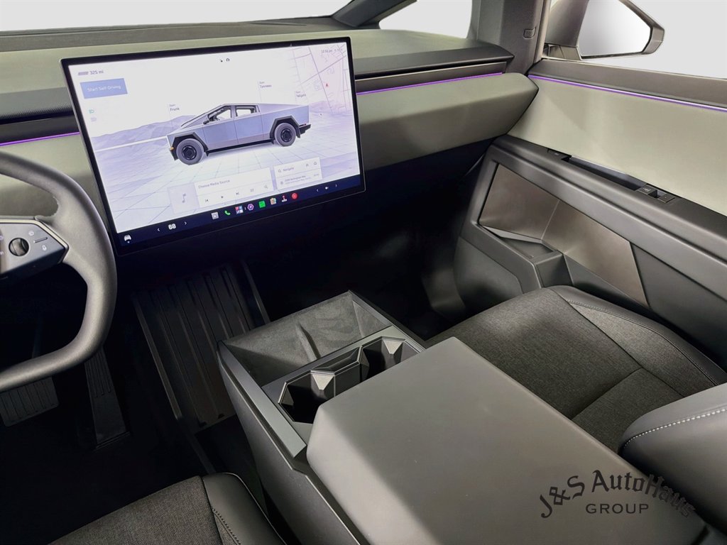 Used 2026 Tesla Cybertruck AWD Crew Cab image 30