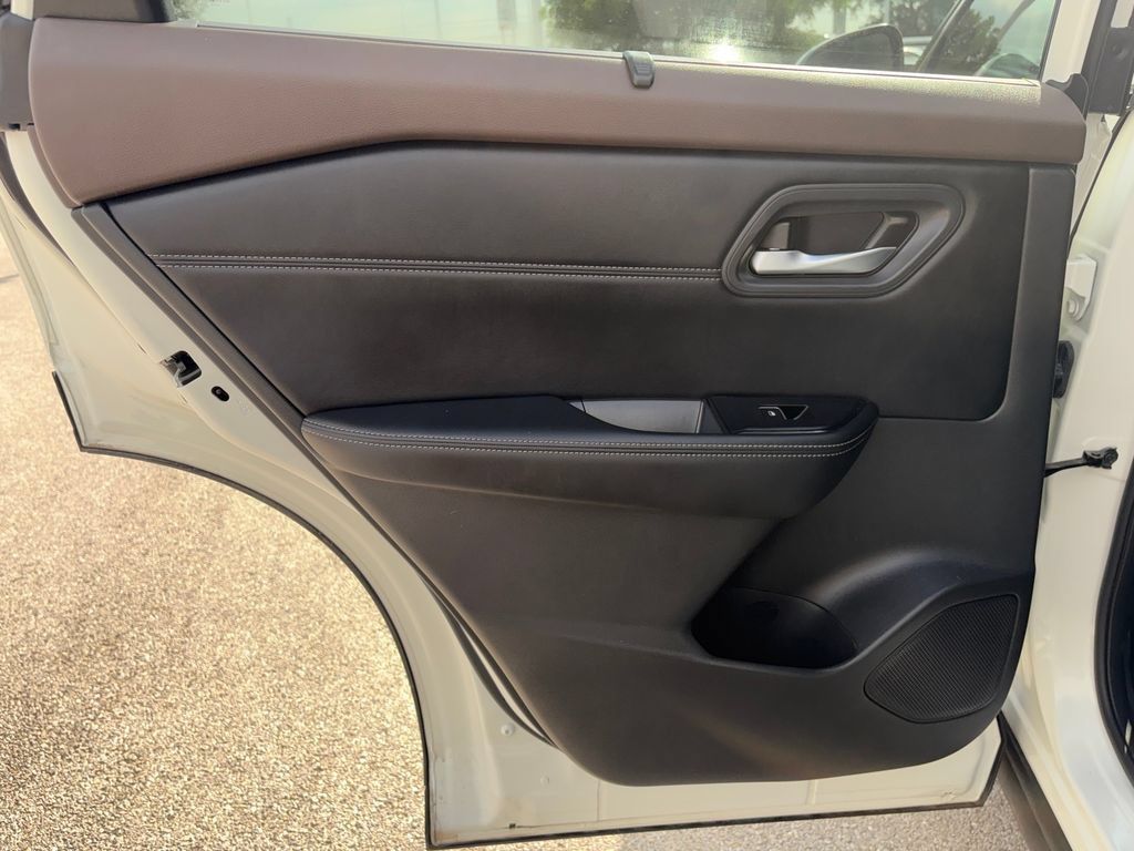Certified 2023 Nissan Rogue SL w/ SL Premium Package FWD image 27