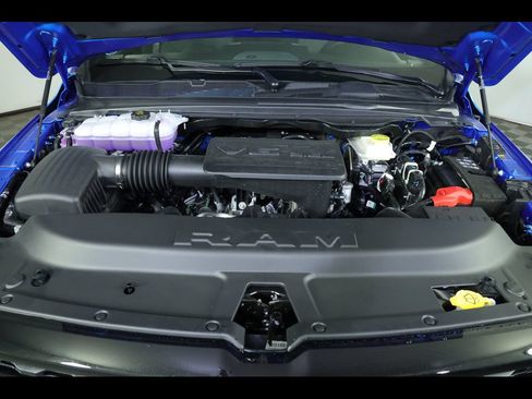 New 2026 RAM 1500 4x4 Crew Cab image 16