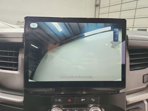 Used 2024 Ford Expedition XLT image 31