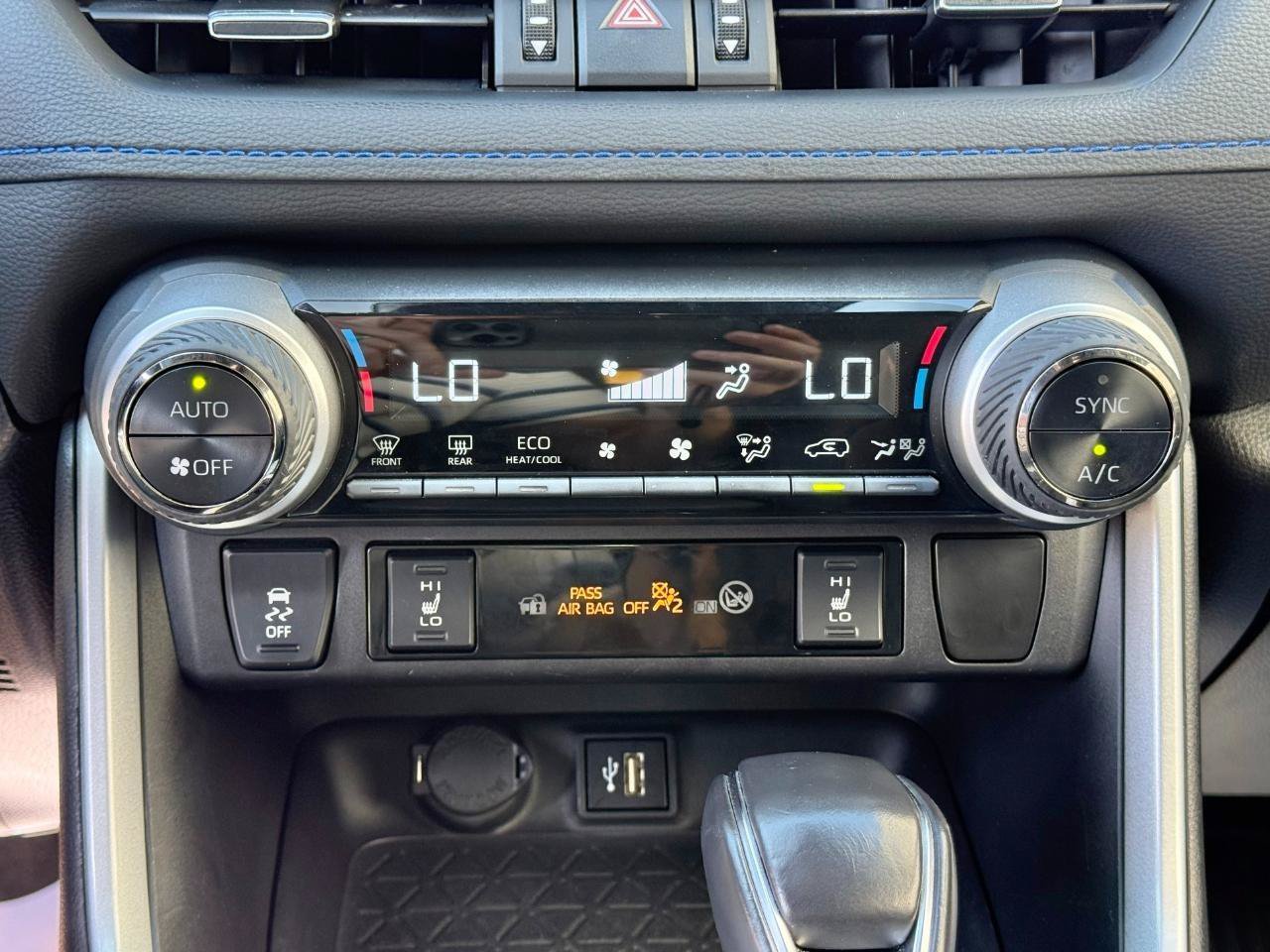 Used 2024 Toyota RAV4 XSE w/ Weather Package AWD/4WD image 14