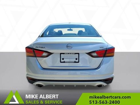 Used 2023 Nissan Altima 2.5 SV w/ SV Premium Package FWD image 6