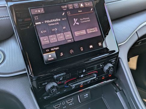 New 2025 Jeep Grand Cherokee Altitude image 26