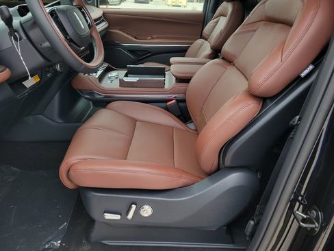 New 2026 Lincoln Navigator L Reserve AWD/4WD image 6