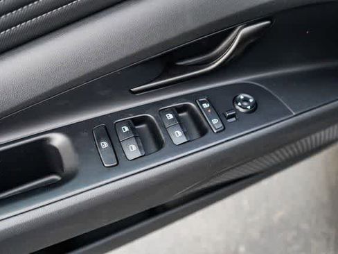 Certified 2025 Hyundai Elantra Sport FWD image 29