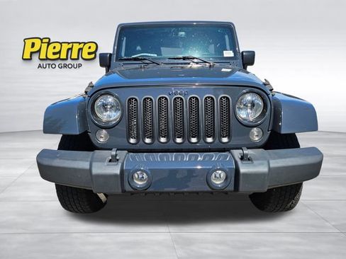 Used 2016 Jeep Wrangler Unlimited Sahara w/ Connectivity Group AWD/4WD image 2