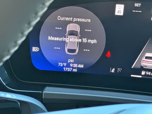 Certified 2025 Porsche Macan Electric RWD image 32