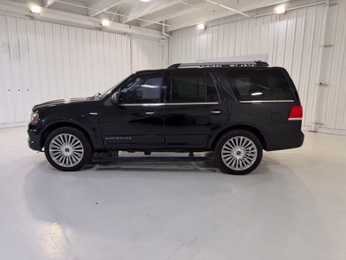 Used 2015 Lincoln Navigator 2WD w/ Equipment Group 101A Reserve image 2