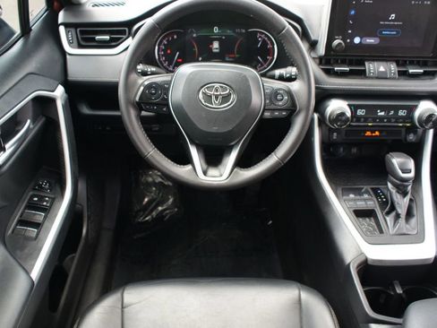 Used 2023 Toyota RAV4 XLE Premium FWD image 5