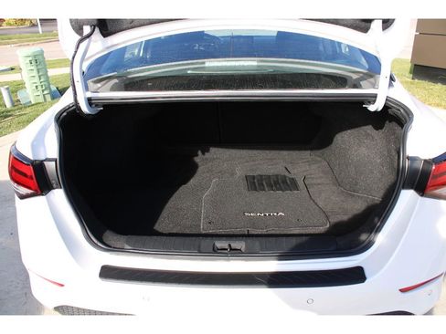 Used 2024 Nissan Sentra SV image 9