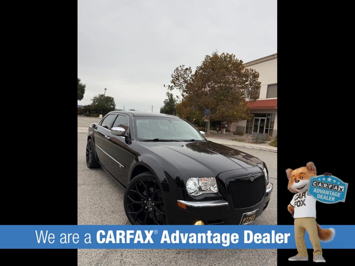 Used 2010 Chrysler 300 C w/ Luxury Group II AWD/4WD image 3