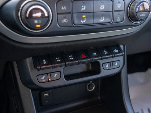 Used 2018 Chevrolet Colorado ZR2 image 35