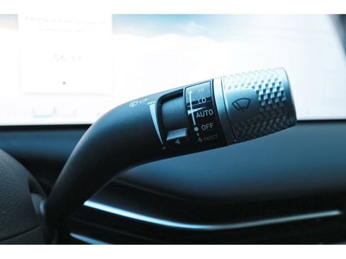 Used 2025 Genesis G80 2.5T image 20