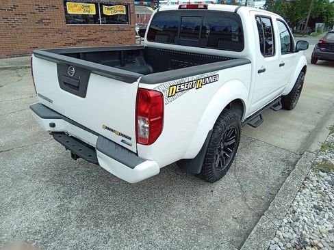 Used 2019 Nissan Frontier Desert Runner RWD image 10