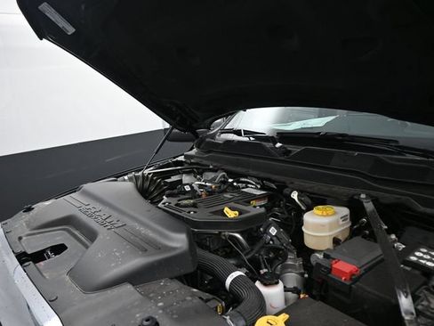 New 2026 RAM 2500 Laramie AWD/4WD image 21