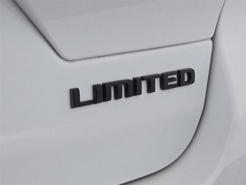 New 2025 Jeep Grand Cherokee Limited image 13