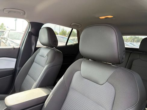 Used 2025 Chevrolet Trax LT w/ Driver Confidence Package FWD image 5