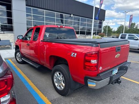 Used 2011 Chevrolet Silverado 2500 LT w/ Snow Plow Prep Package AWD/4WD image 8