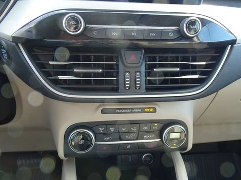 Used 2020 Ford Escape SEL AWD/4WD image 17