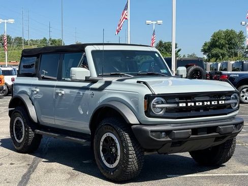 Used 2021 Ford Bronco Outer Banks w/ Sasquatch Package AWD/4WD image 33