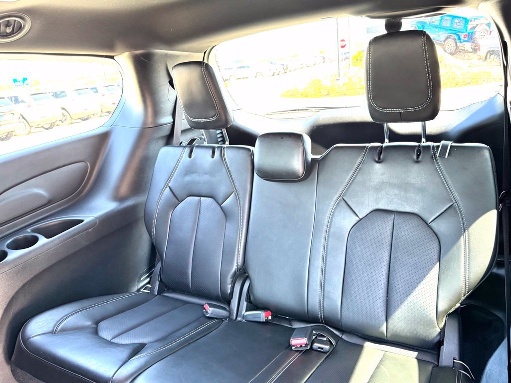 Used 2025 Chrysler Pacifica Select FWD image 15