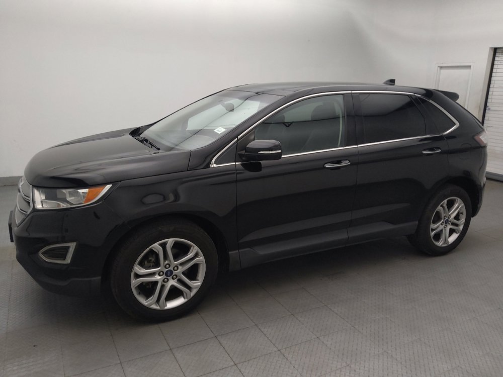 Used 2018 Ford Edge Titanium w/ Equipment Group 301A FWD image 2