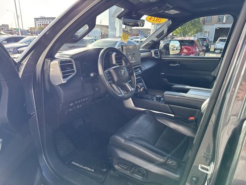 Used 2024 Toyota Sequoia Platinum AWD/4WD image 2