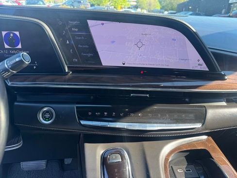 Used 2023 Cadillac Escalade Sport Platinum w/ LPO, ONYX Package AWD/4WD image 28