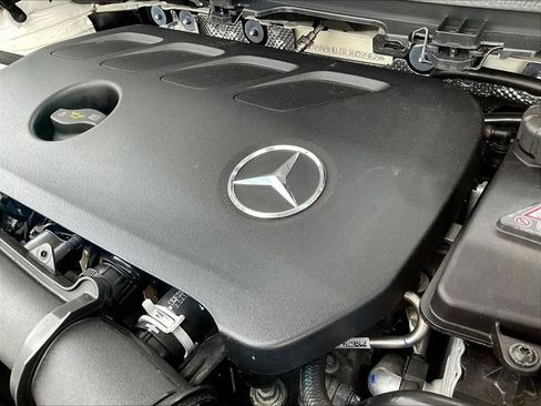 Certified 2024 Mercedes-Benz GLA 250 4MATIC image 33