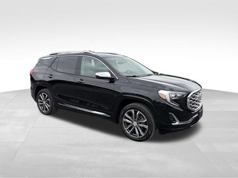 Used 2018 GMC Terrain Denali w/ GMC Pro Grade Package AWD/4WD image 26
