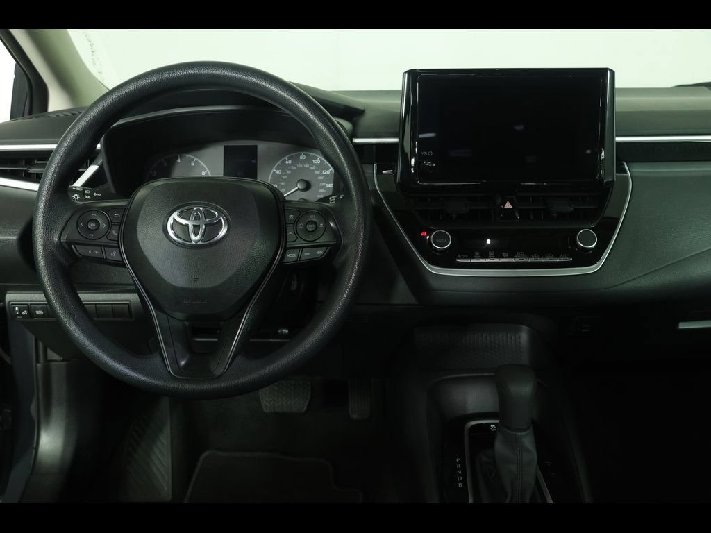 Used 2025 Toyota Corolla LE FWD image 10