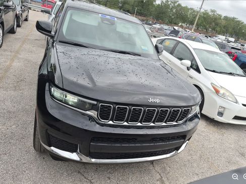 Used 2023 Jeep Grand Cherokee L Laredo w/ Luxury Tech Group I AWD/4WD image 7