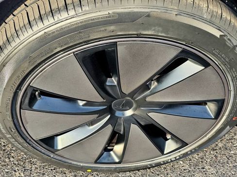 Used 2024 Tesla Model 3 Standard Range RWD image 6