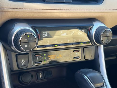 Used 2020 Toyota RAV4 Limited w/ Limited Grade Weather Package AWD/4WD image 21