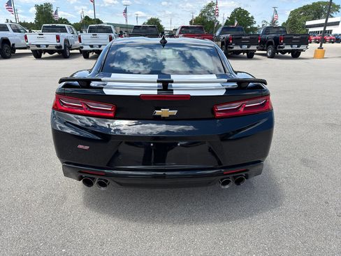 Used 2016 Chevrolet Camaro SS RWD image 4