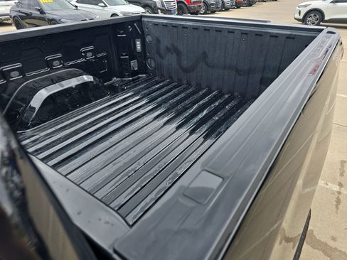 Used 2022 Chevrolet Silverado 1500 LT Trail Boss w/ Convenience Package II image 23