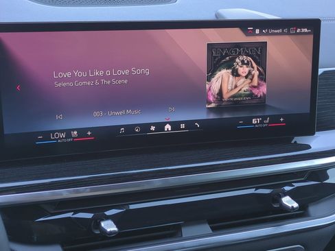 Used 2025 BMW X7 M60i image 23