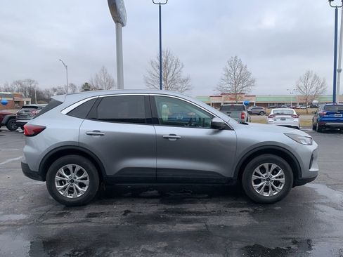 Used 2023 Ford Escape Active w/ Tech Pack #2 image 2