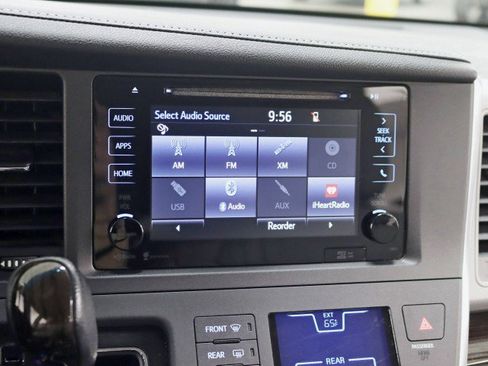 Used 2015 Toyota Sienna XLE w/ XLE Navigation Package image 17