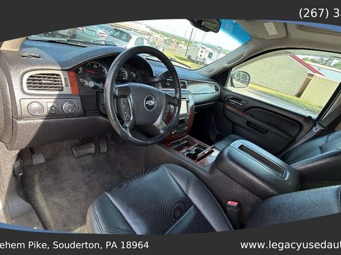 Used 2012 Chevrolet Avalanche LTZ AWD/4WD image 35