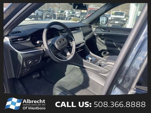 New 2026 Jeep Grand Cherokee Altitude AWD/4WD image 9