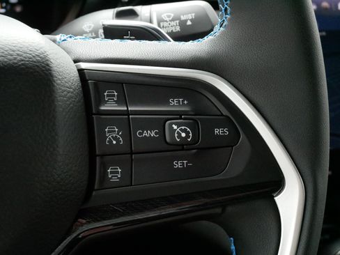 Used 2022 Jeep Grand Cherokee Trailhawk w/ Advanced Protech Group II AWD/4WD image 25