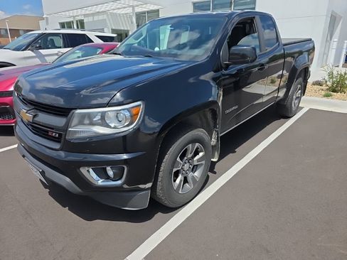 Used 2019 Chevrolet Colorado Z71 AWD/4WD image 3