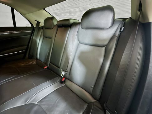 Used 2016 Chrysler 300 Limited image 23