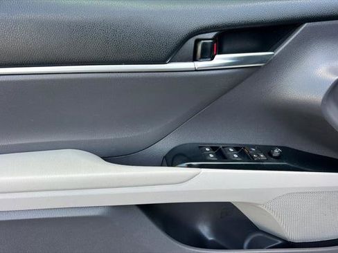 Certified 2018 Toyota Camry LE FWD image 12