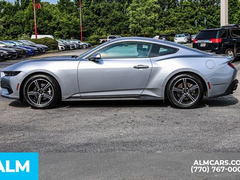 Used 2025 Ford Mustang Premium RWD image 9