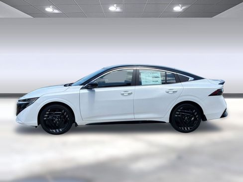 New 2026 Nissan Sentra SR w/ SR All Weather Package FWD image 2