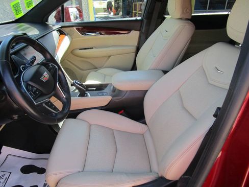 Used 2017 Cadillac XT5 Premium Luxury FWD image 9