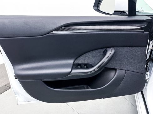 Used 2021 Tesla Model S Plaid image 17